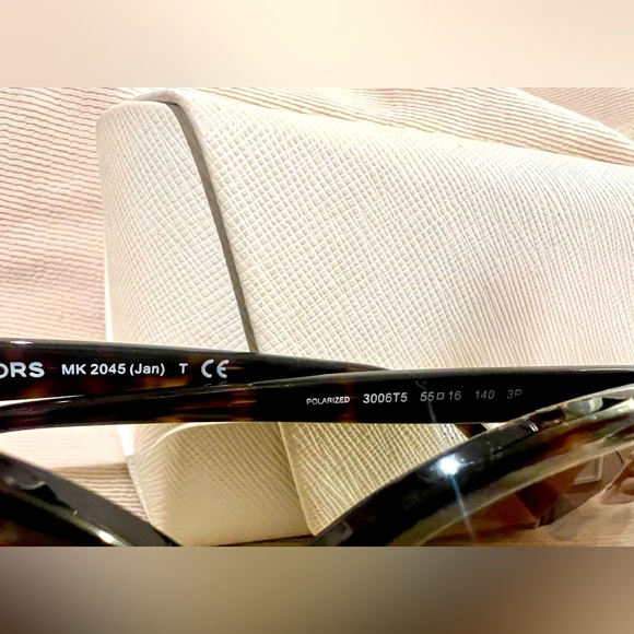 POLARIZED* Michael Kors Cat Eye Sunglasses - Picture 5 of 7